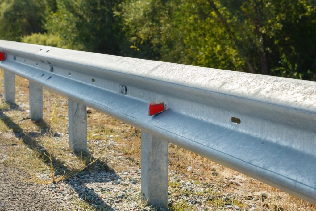 Highway Crash Barrier Manufacturer in Kolkata
